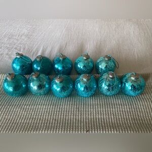 Vintage crackled glass tree ornaments, fantastic condition.